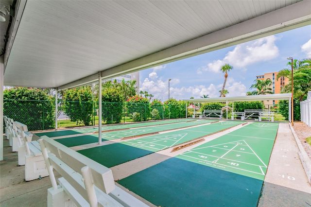 7425 BAY ISLAND DRIVE S 104, South Pasadena, FL 33707