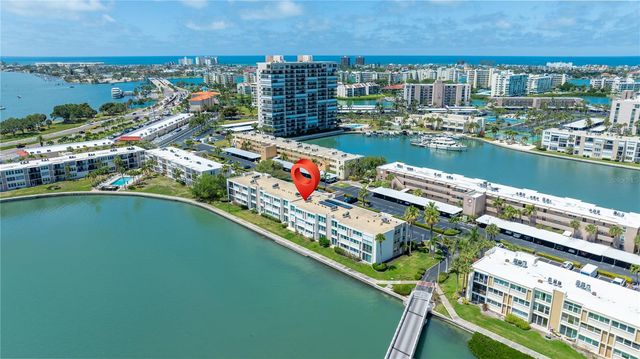 7425 BAY ISLAND DRIVE S 104, South Pasadena, FL 33707