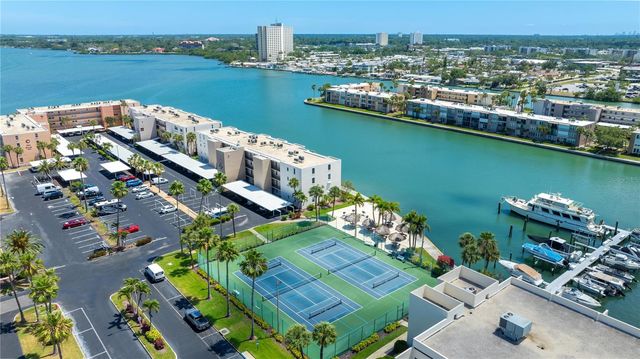 7425 BAY ISLAND DRIVE S 104, South Pasadena, FL 33707