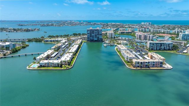 7425 BAY ISLAND DRIVE S 104, South Pasadena, FL 33707