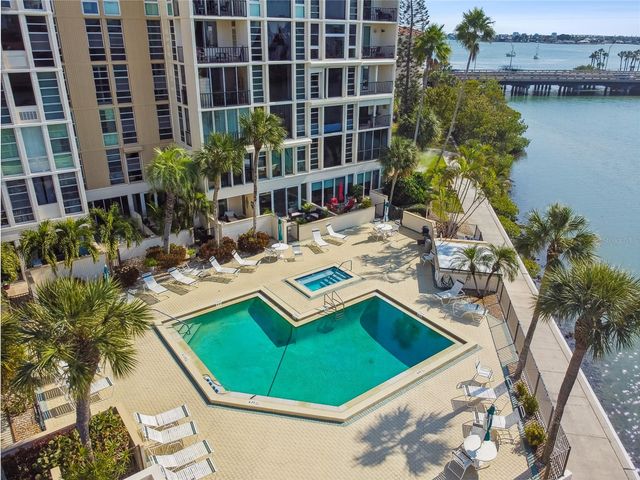 7425 BAY ISLAND DRIVE S 104, South Pasadena, FL 33707