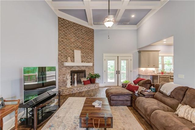 624 Skyland Drive, Hoschton, GA 30548