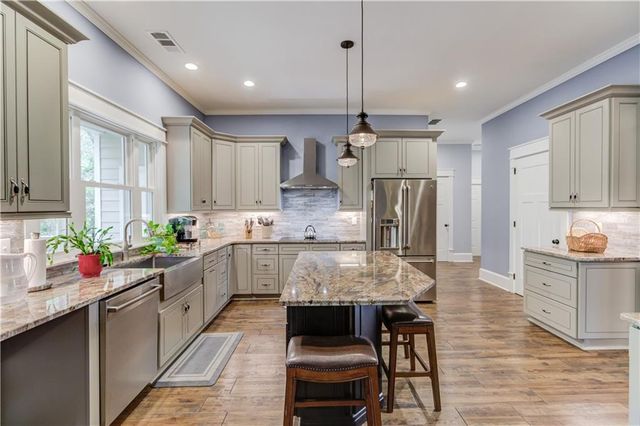 624 Skyland Drive, Hoschton, GA 30548