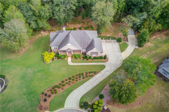 624 Skyland Drive, Hoschton, GA 30548