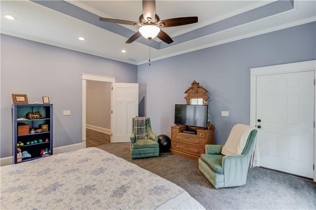 624 Skyland Drive, Hoschton, GA 30548