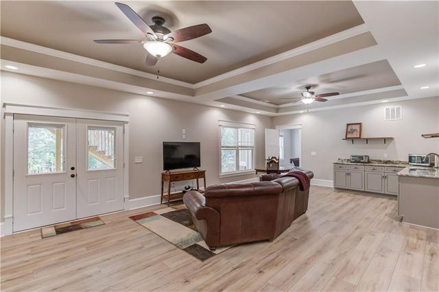 624 Skyland Drive, Hoschton, GA 30548