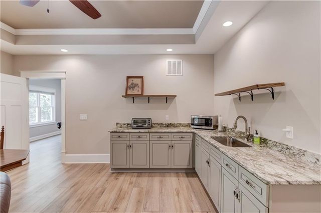 624 Skyland Drive, Hoschton, GA 30548