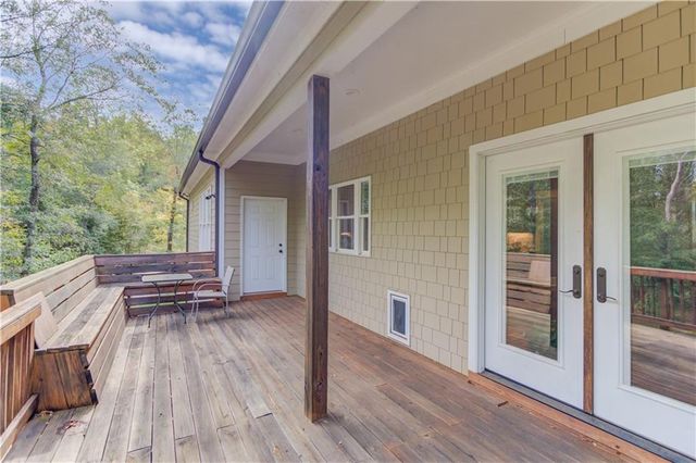 624 Skyland Drive, Hoschton, GA 30548