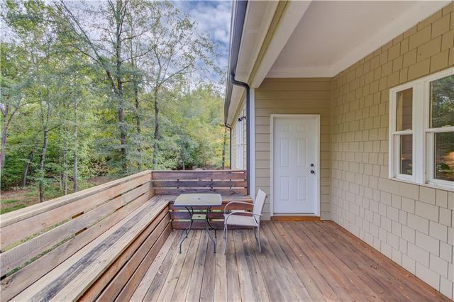 624 Skyland Drive, Hoschton, GA 30548