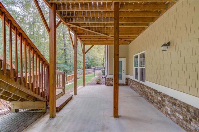 624 Skyland Drive, Hoschton, GA 30548