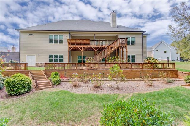 624 Skyland Drive, Hoschton, GA 30548