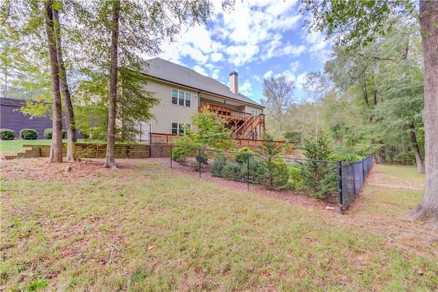 624 Skyland Drive, Hoschton, GA 30548