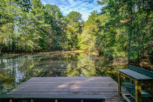 624 Skyland Drive, Hoschton, GA 30548