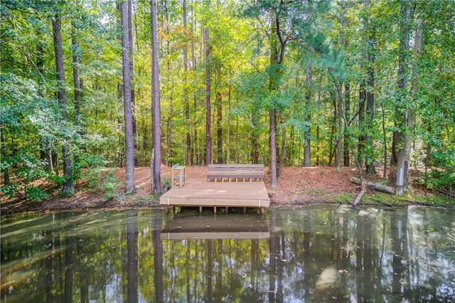 624 Skyland Drive, Hoschton, GA 30548