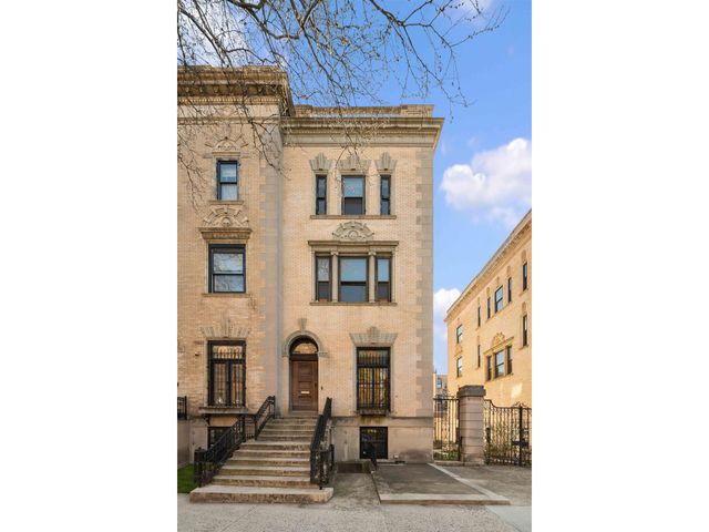 218 W 139TH Street, New York City, NY 10030