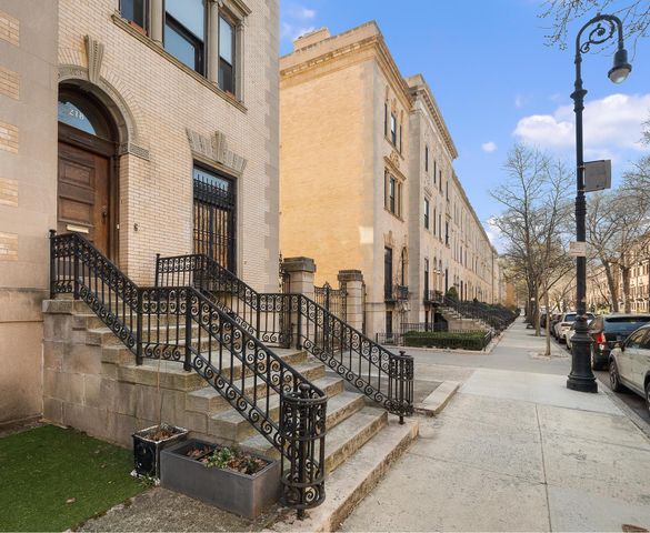 218 W 139TH Street, New York City, NY 10030