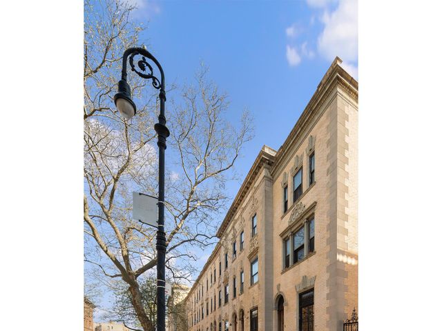 218 W 139TH Street, New York City, NY 10030