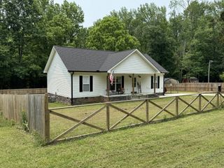 662 Ketner Mill Rd, Whitwell, TN 37397
