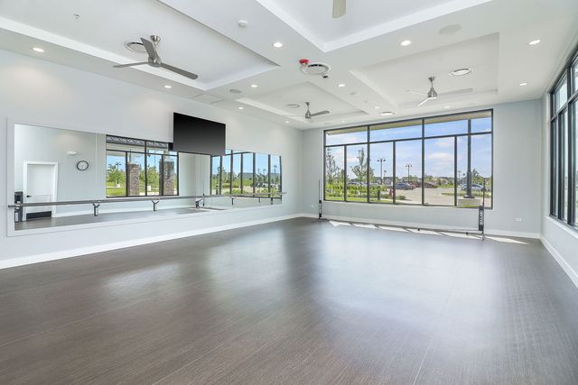 3279 Oak Creek Lane, Aurora, IL 60503