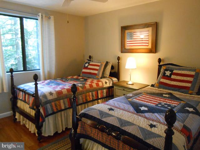 442 FOGGY BOTTOM LN, Berkeley Springs, WV 25411