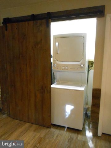 442 FOGGY BOTTOM LN, Berkeley Springs, WV 25411