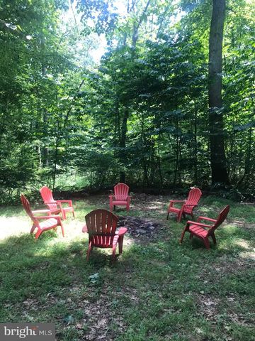 442 FOGGY BOTTOM LN, Berkeley Springs, WV 25411