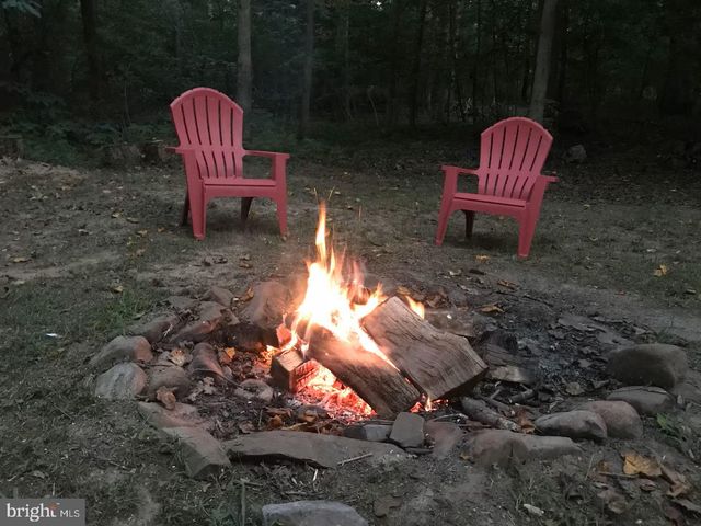 442 FOGGY BOTTOM LN, Berkeley Springs, WV 25411