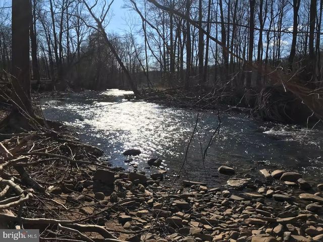 442 FOGGY BOTTOM LN, Berkeley Springs, WV 25411