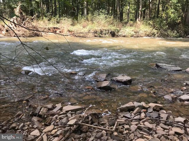 442 FOGGY BOTTOM LN, Berkeley Springs, WV 25411