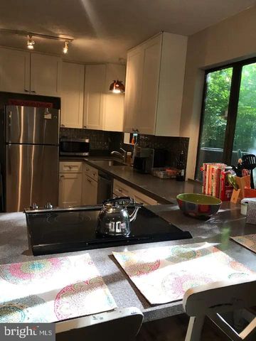 442 FOGGY BOTTOM LN, Berkeley Springs, WV 25411