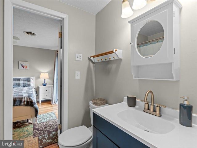442 FOGGY BOTTOM LN, Berkeley Springs, WV 25411