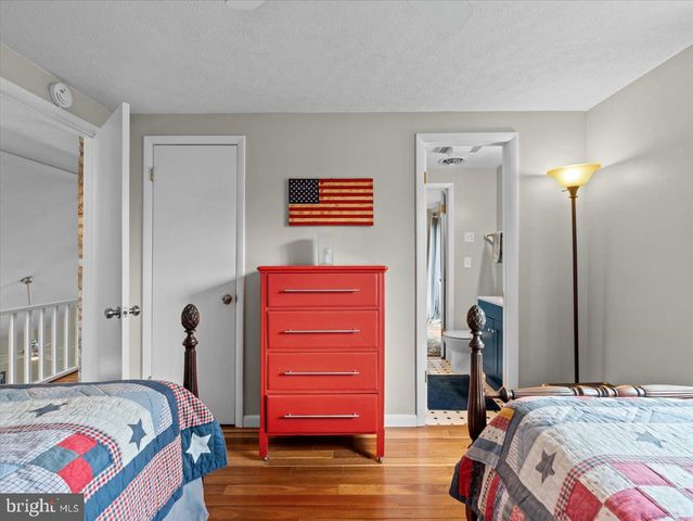 442 FOGGY BOTTOM LN, Berkeley Springs, WV 25411