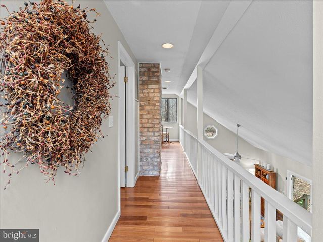 442 FOGGY BOTTOM LN, Berkeley Springs, WV 25411