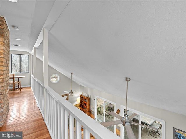 442 FOGGY BOTTOM LN, Berkeley Springs, WV 25411