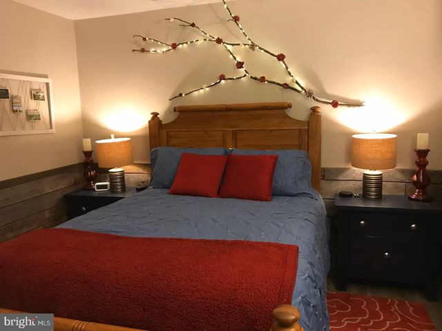 442 FOGGY BOTTOM LN, Berkeley Springs, WV 25411