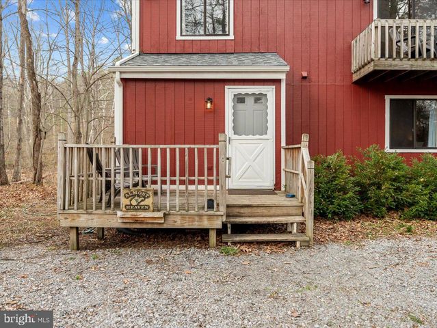 442 FOGGY BOTTOM LN, Berkeley Springs, WV 25411