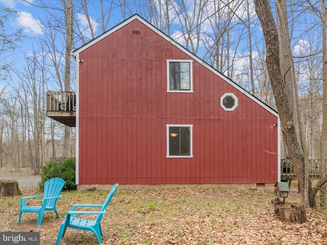 442 FOGGY BOTTOM LN, Berkeley Springs, WV 25411