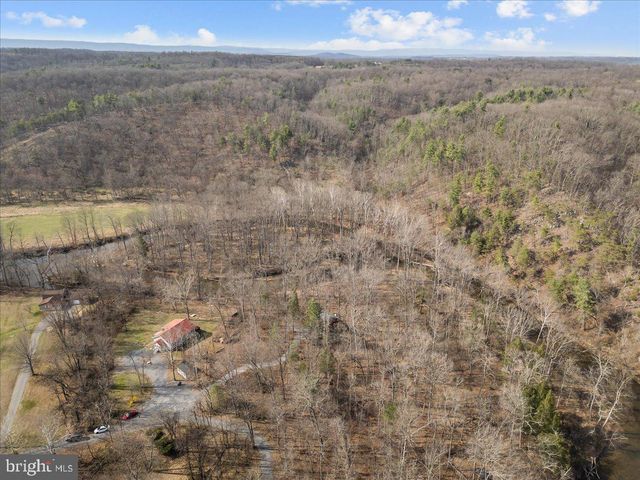442 FOGGY BOTTOM LN, Berkeley Springs, WV 25411