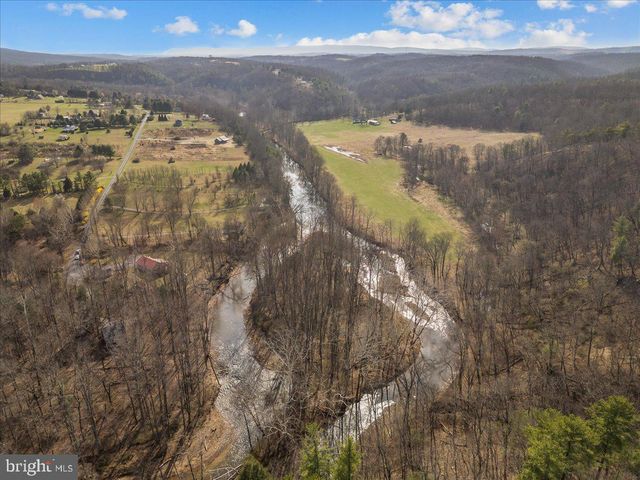 442 FOGGY BOTTOM LN, Berkeley Springs, WV 25411