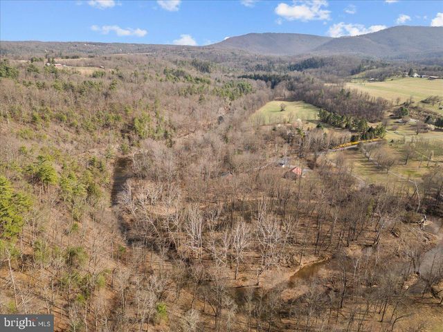 442 FOGGY BOTTOM LN, Berkeley Springs, WV 25411