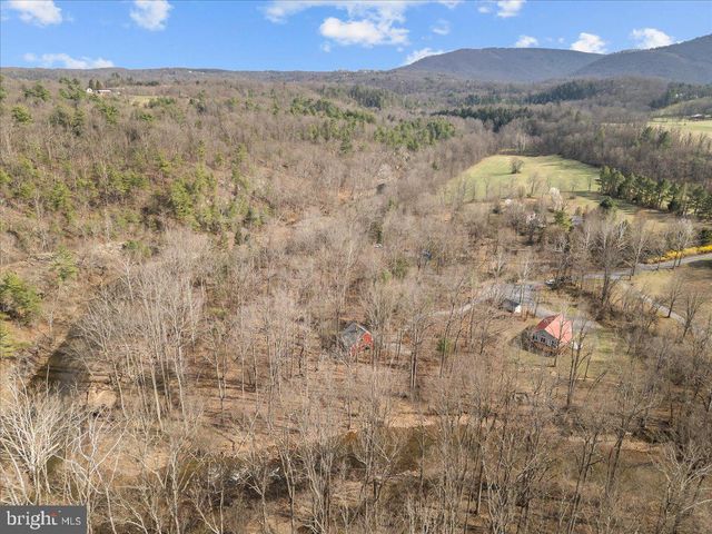 442 FOGGY BOTTOM LN, Berkeley Springs, WV 25411