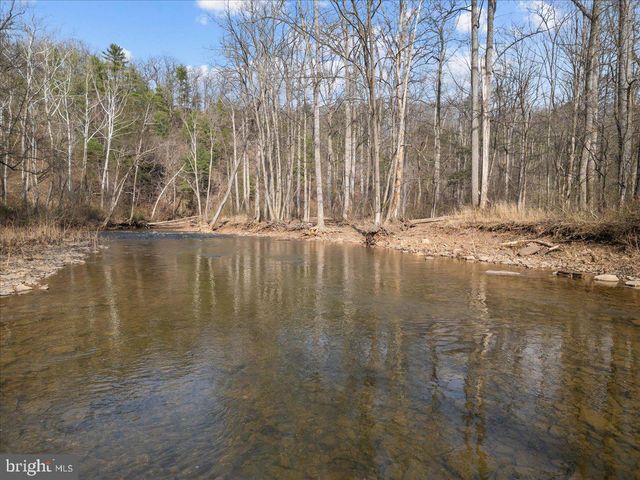 442 FOGGY BOTTOM LN, Berkeley Springs, WV 25411