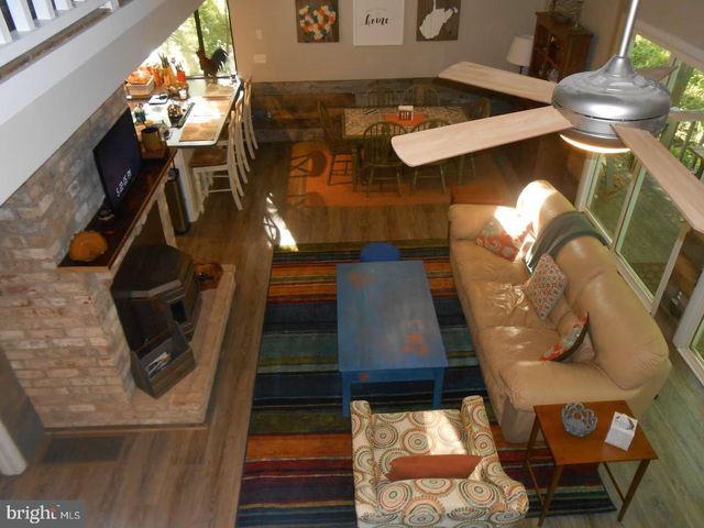 442 FOGGY BOTTOM LN, Berkeley Springs, WV 25411