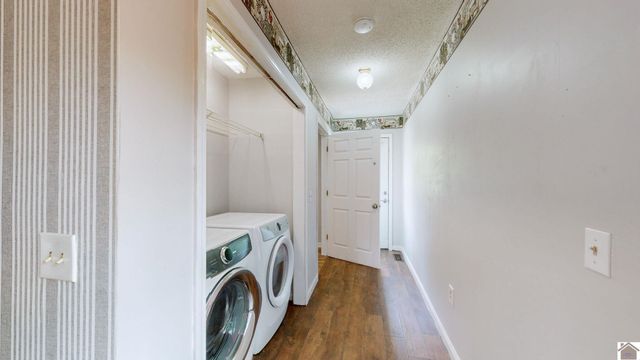 485 Lakeshore Dr, Mayfield, KY 42066