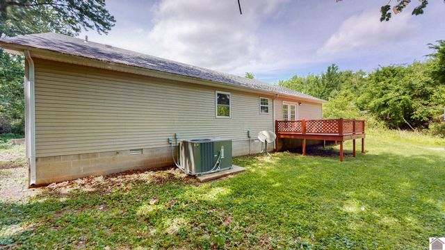 485 Lakeshore Dr, Mayfield, KY 42066
