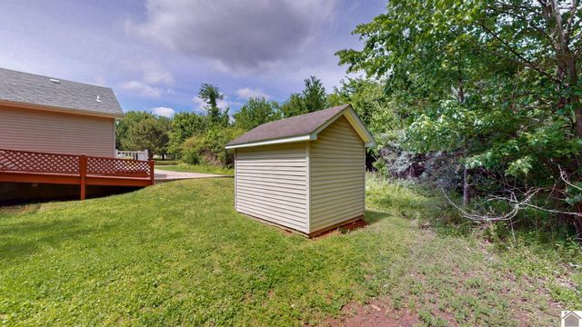 485 Lakeshore Dr, Mayfield, KY 42066
