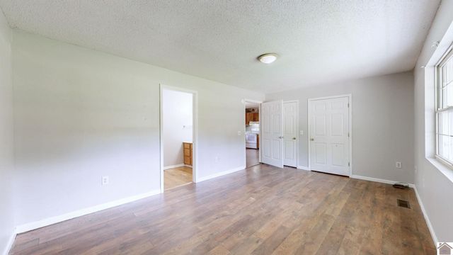 485 Lakeshore Dr, Mayfield, KY 42066