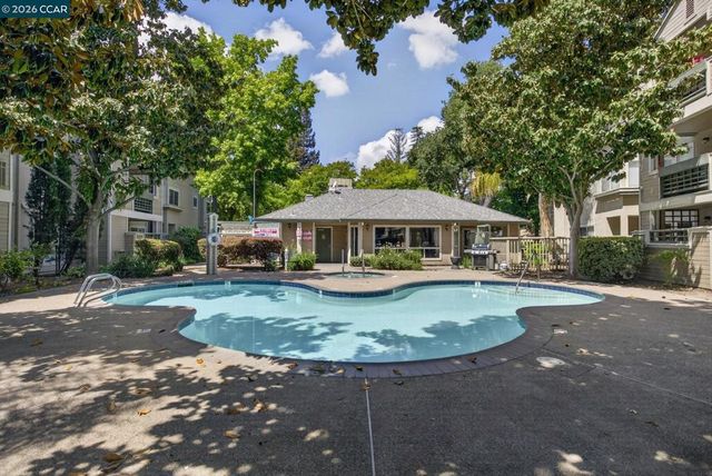 2560 Oak Rd 120, Walnut Creek, CA 94597