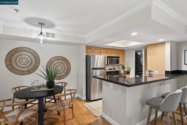 2560 Oak Rd 120, Walnut Creek, CA 94597