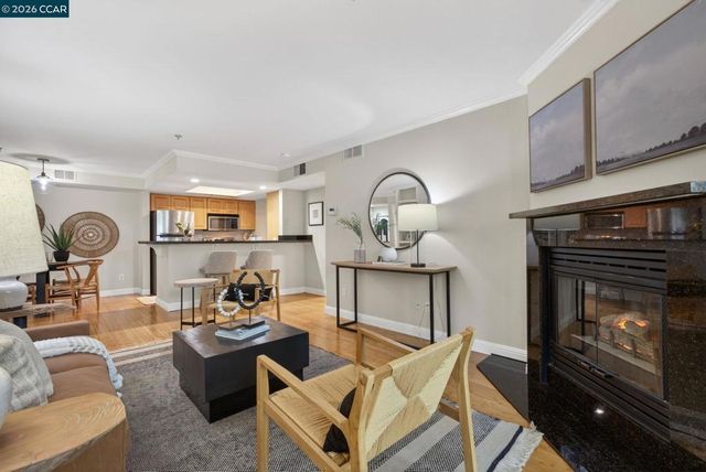 2560 Oak Rd 120, Walnut Creek, CA 94597